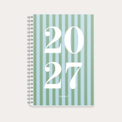 Mayland A5 ugekalender 2027 med grønne og blå striber, klar PP-plast og uge pr. opslag.