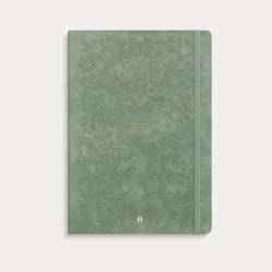 Mayland Forma Deluxe A5 ugekalender 2027 i grønt kunstskind med cremefarvet papir.