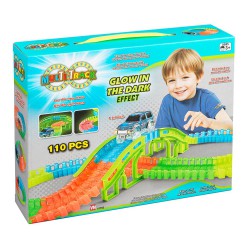 Multi Track Glow bilbane med 110 dele, bro, selvlysende effekt og bil med lys.