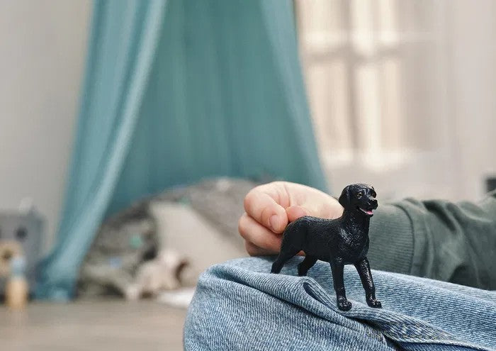 Schleich Sort Labrador Retriever Tæve 14923
