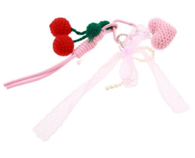 NØGLERNG/TASKE CHARM RØD KIRSEBÆR 8-805409